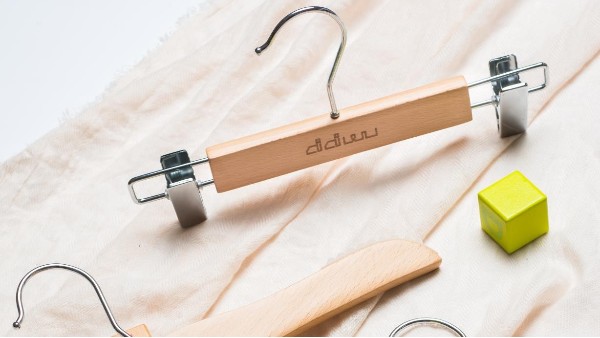 實木衣架優(yōu)點，實木衣架好處【華恩】