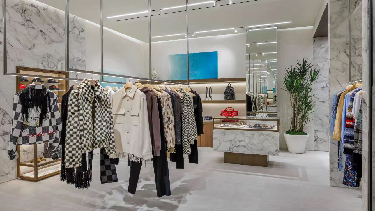 衣架廠家直銷批發(fā)如何避雷？看這篇就夠了！——華恩