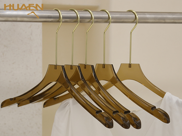 室內(nèi)掛衣架——亞克力衣架