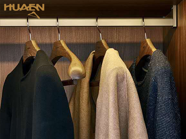 服裝店服裝衣架2