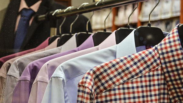 衣服怎么掛不會(huì)皺