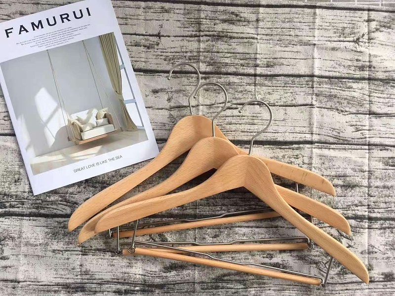 衣服怎么掛不會(huì)皺