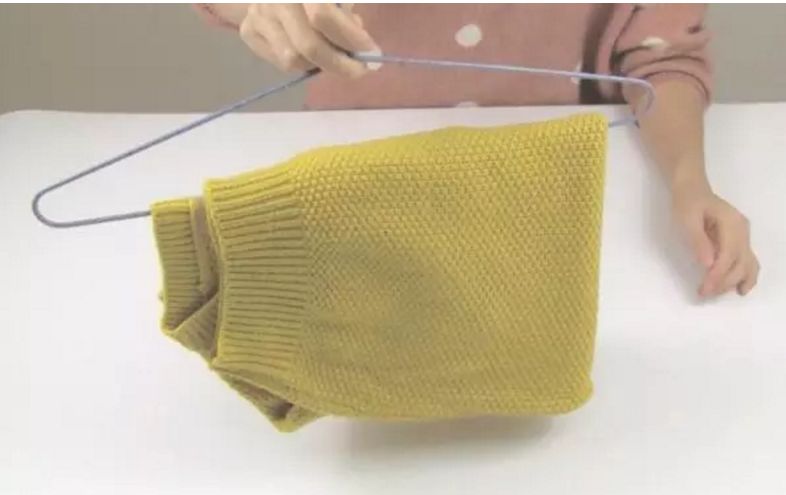 毛衣怎么掛——折疊法