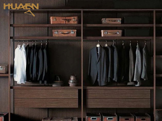 臥室衣架——實(shí)木衣架