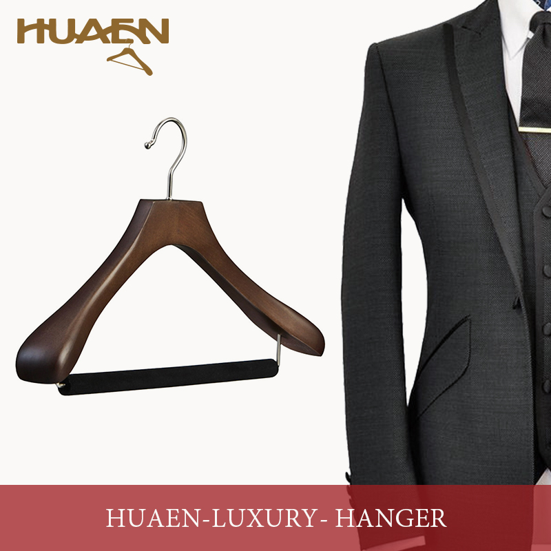 實(shí)木衣架與不銹鋼衣架哪個(gè)好