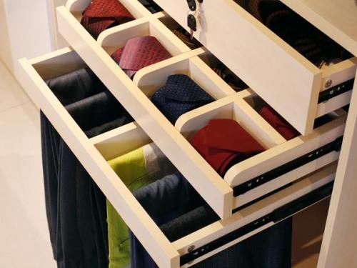衣柜抽屜實用還是衣柜褲架實用
