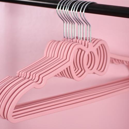 不同材質(zhì)的衣架都有什么特點(diǎn)