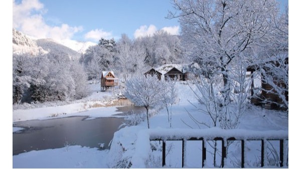 白色褲架，讓你眼前一亮【華恩】