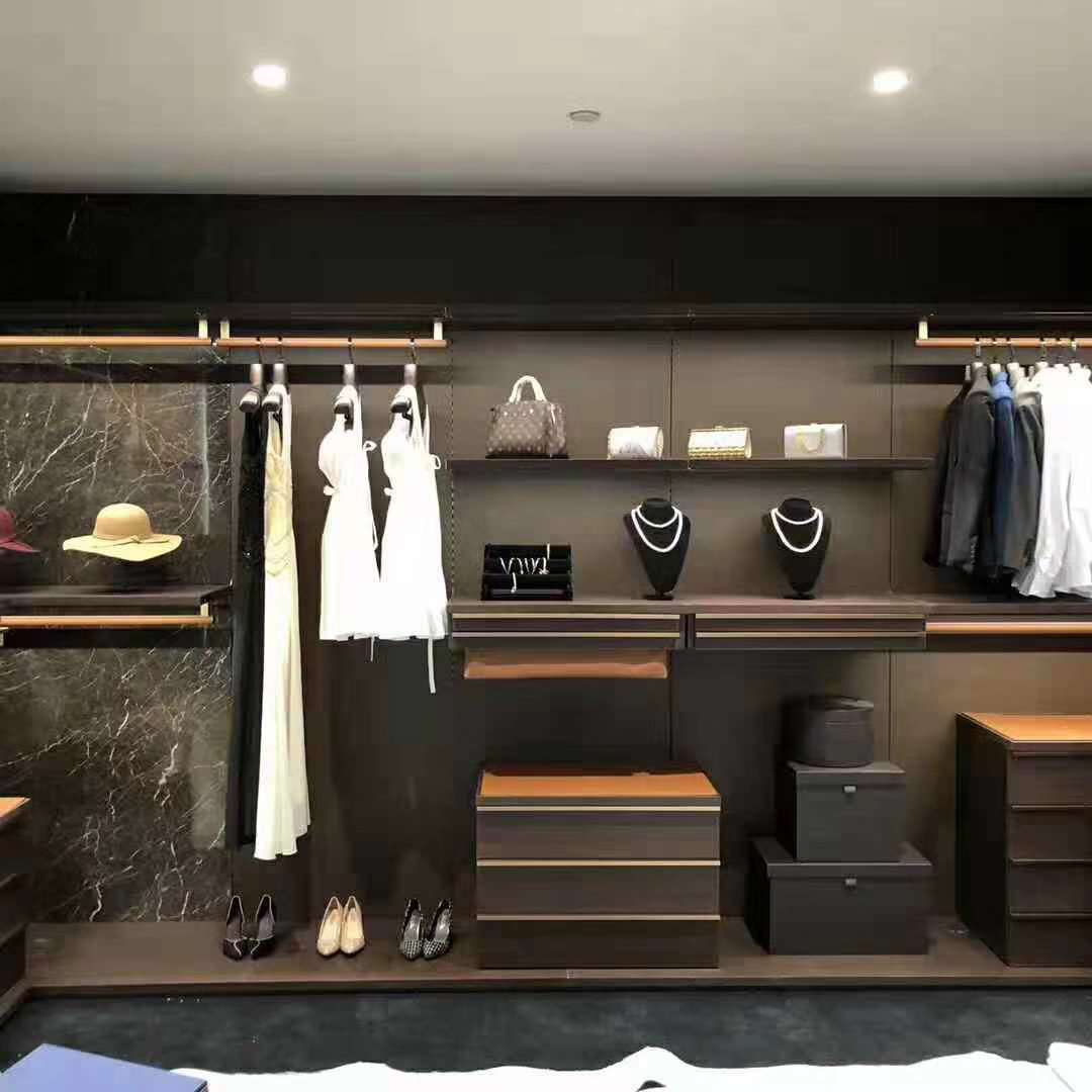 衣柜衣架木的好還是金屬的好,衣柜衣架木的好還是塑料的好