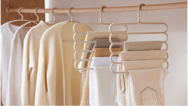 多用衣服架，省時省力省空間！--華恩