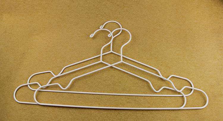 衣架鐵的結(jié)實(shí)還是實(shí)木結(jié)實(shí)