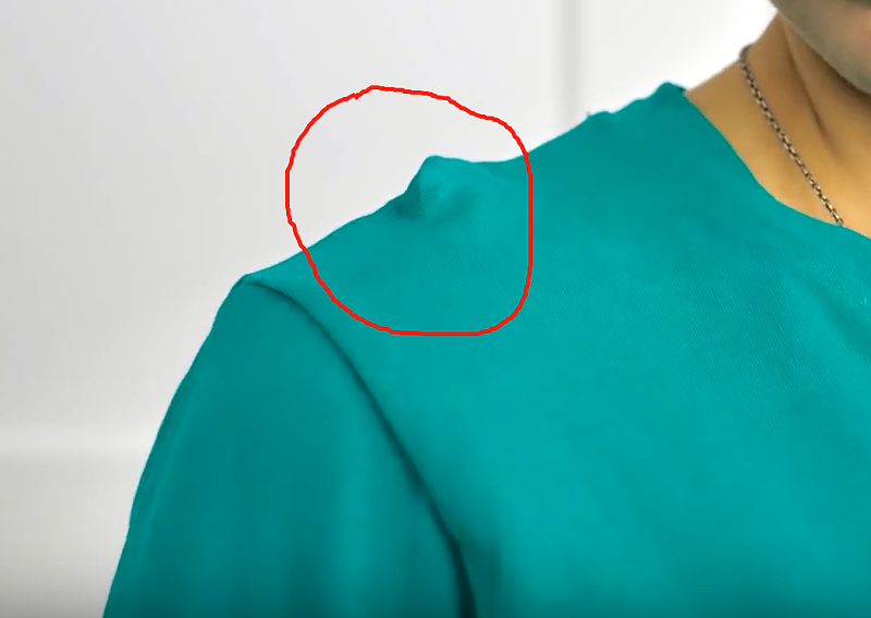 衣服怎么掛不出包