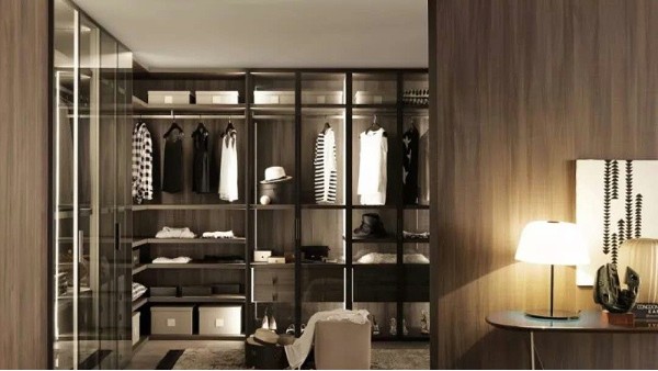 怎樣掛一身衣服