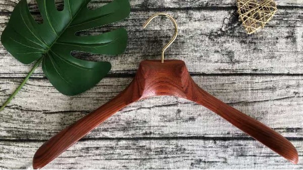 實木衣架是什么材料的