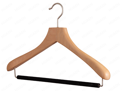 衣柜里掛實木衣架能承重住嗎