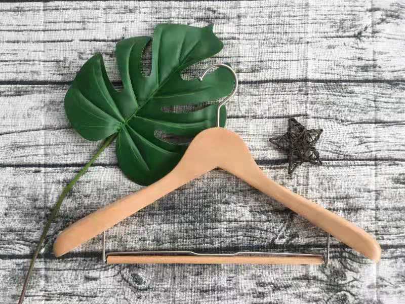 如何選實木衣架【華恩】