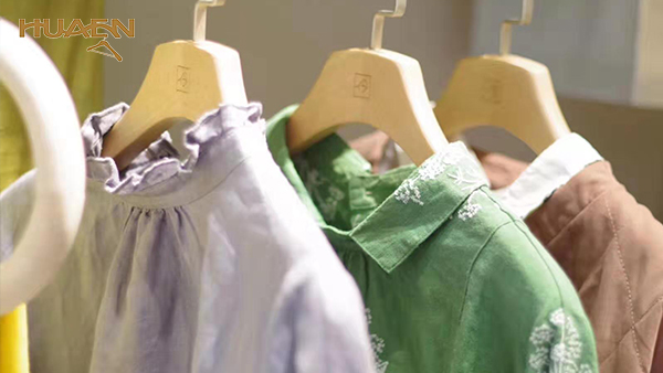 漂亮的衣架--服裝店使用