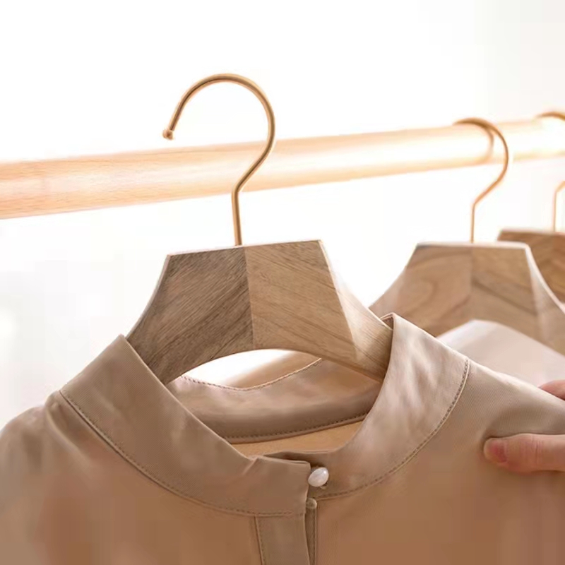 實(shí)木掛衣架