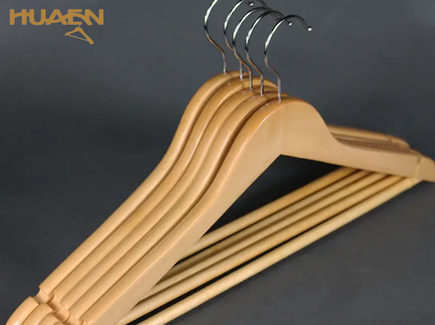 木質(zhì)衣架圖片大全——楓木衣架