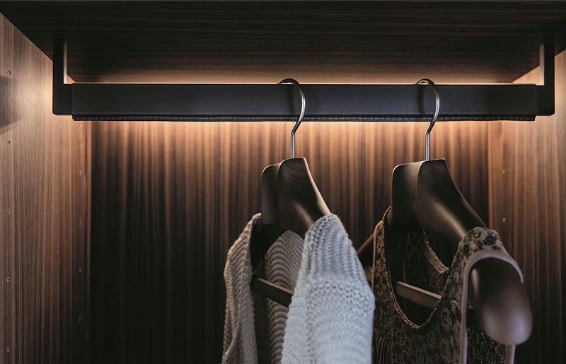 實(shí)木衣架裂縫怎么辦【華恩】