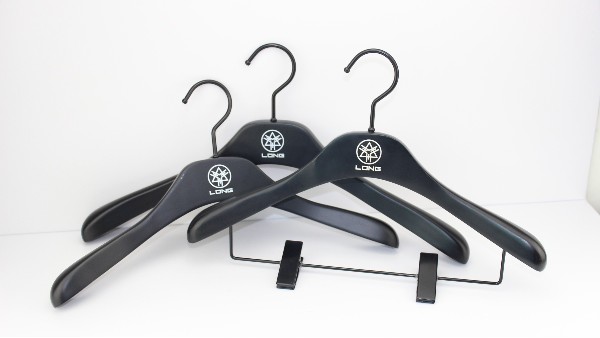 實木衣架有毒嗎，對人體有害嗎【華恩】