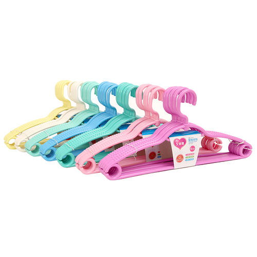 實木衣架好還是塑料衣架好