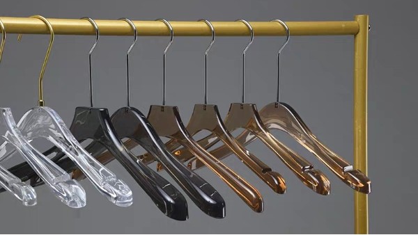 衣柜里的衣架用什么材質(zhì)