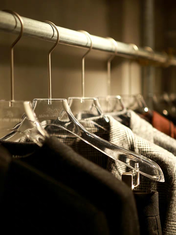 亞克力衣架結實嗎