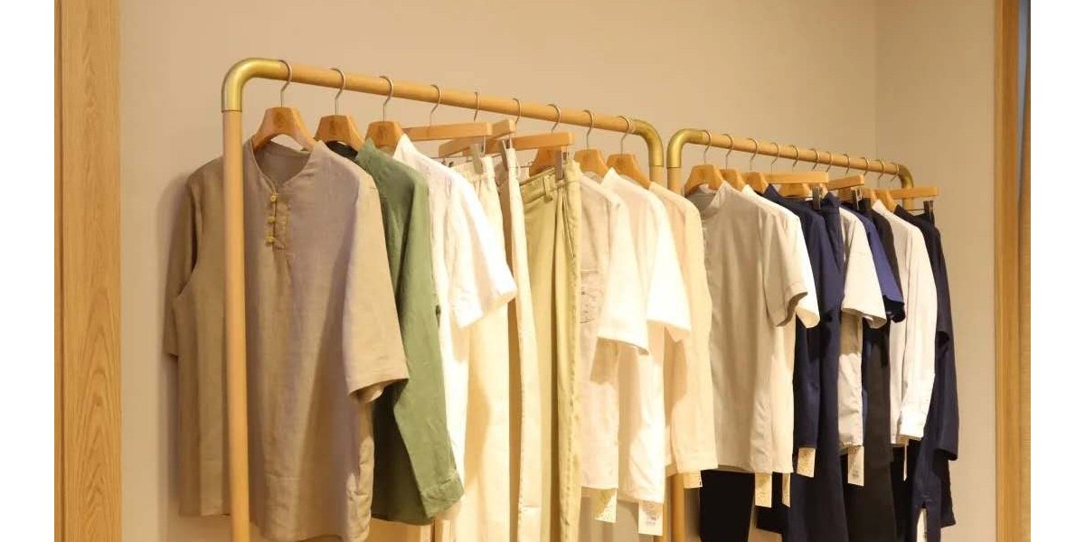 服裝掛衣架應(yīng)該怎么挑選，了解要領(lǐng)少走彎路！——華恩