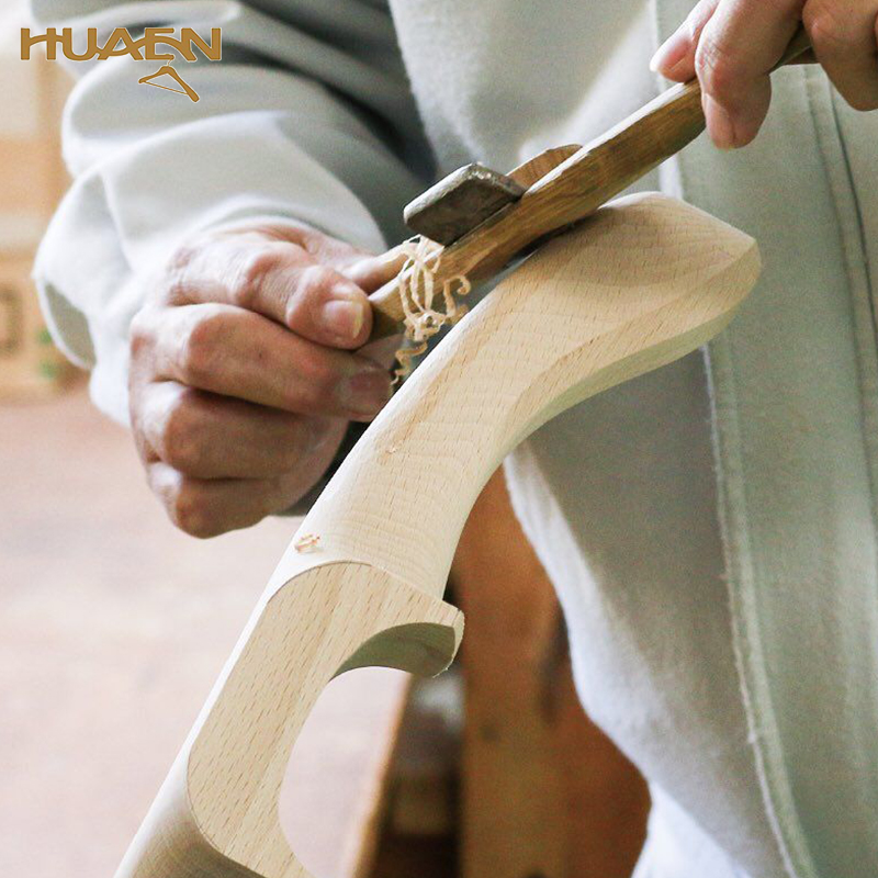 生產(chǎn)實(shí)木衣架廠家