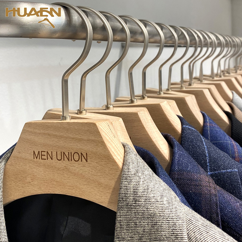 生產(chǎn)實(shí)木衣架廠家