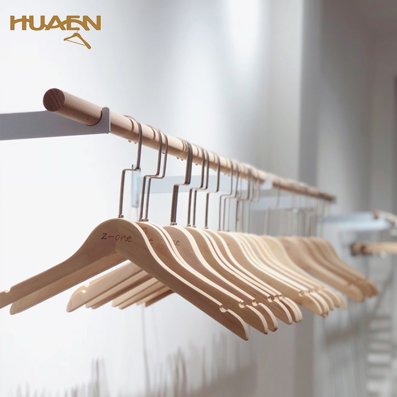 生產(chǎn)實(shí)木衣架廠家