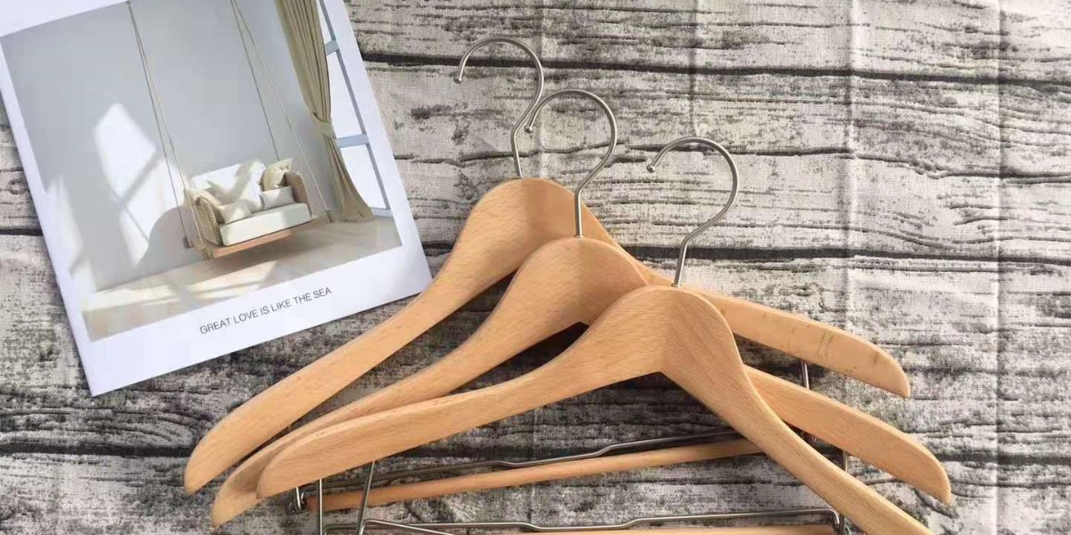 實木衣架的優(yōu)缺點