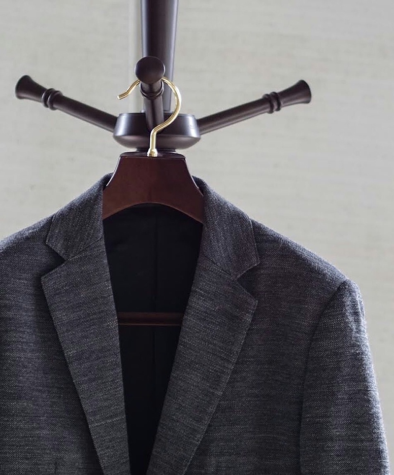 實(shí)木西服衣架