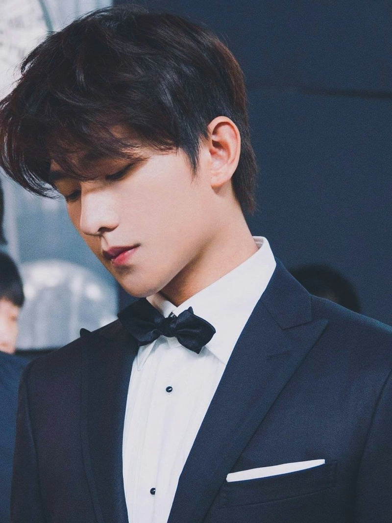 實(shí)木西服衣架