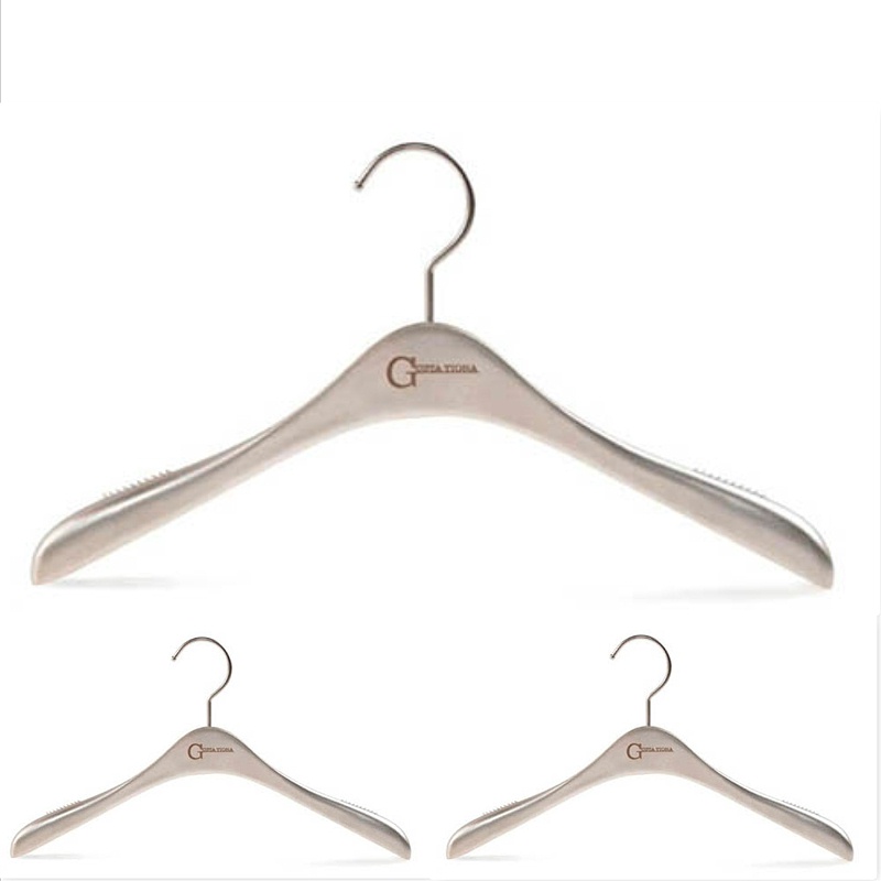 實木衣架好還是不銹鋼衣架好