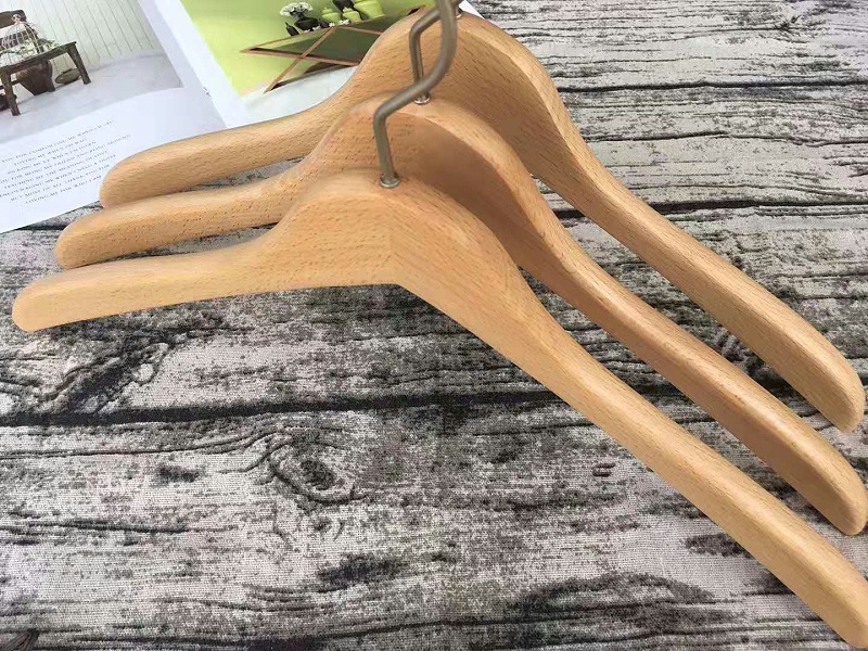 實木衣架鋁合金衣架哪種好