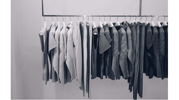 怎樣掛一身衣服