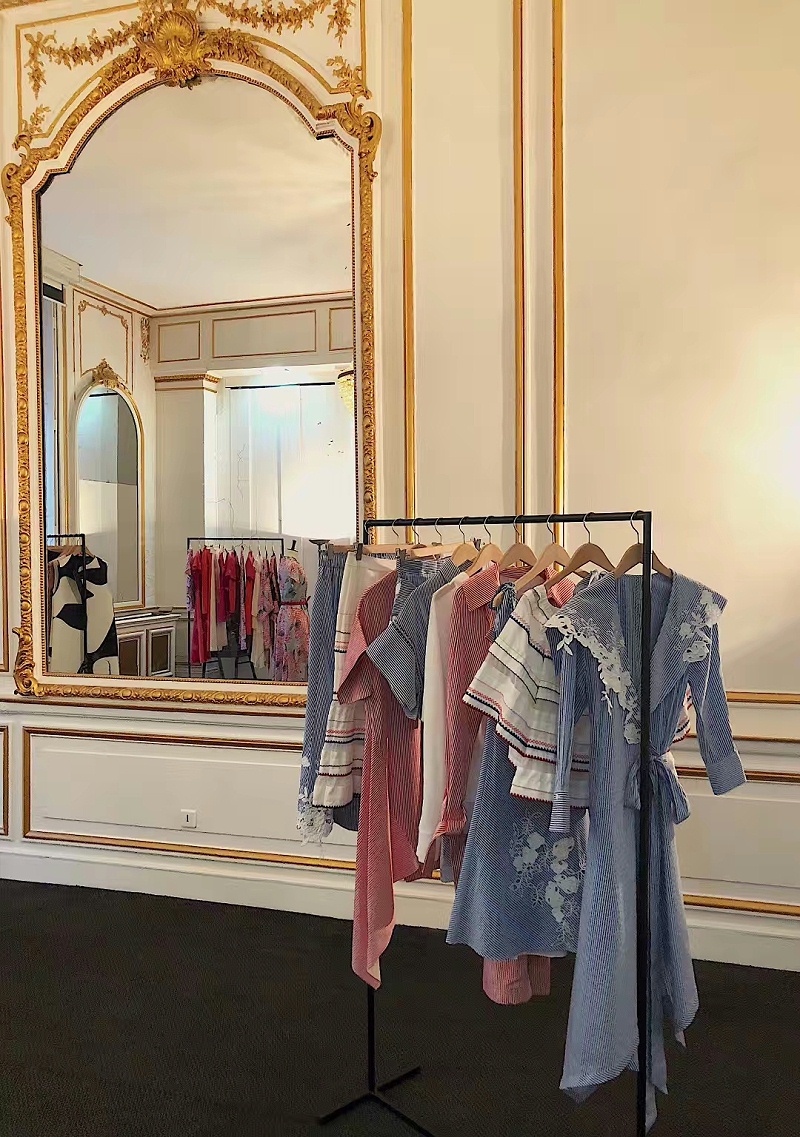 衣服掛什么牌子好