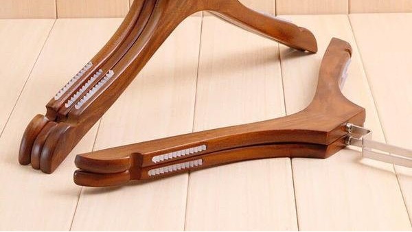 木質(zhì)服裝衣架廠家直銷