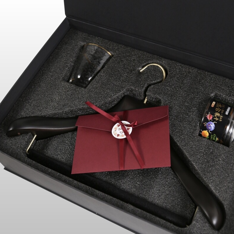 實(shí)木衣架功能