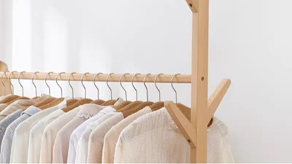 服裝衣架木質(zhì)