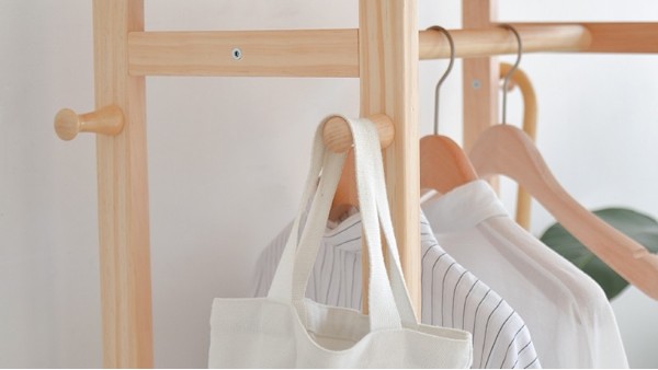 買(mǎi)木質(zhì)衣帽架