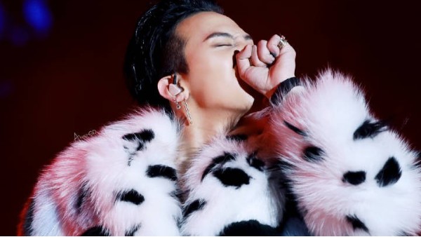 實(shí)木衣架可以掛貂皮嗎【華恩】