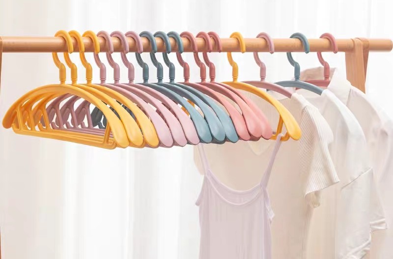 衣柜里用什么樣的衣架掛衣服好