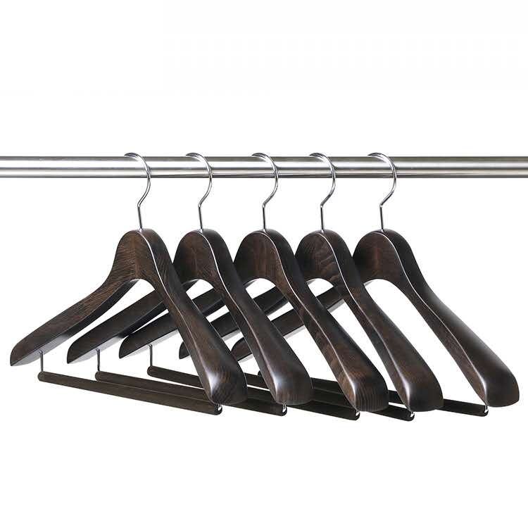 香樟木實(shí)木衣架的優(yōu)缺點(diǎn)