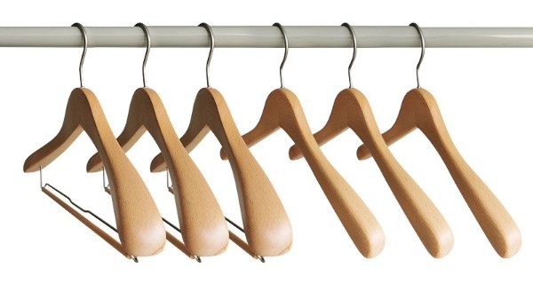 衣架實木和鐵的哪個好