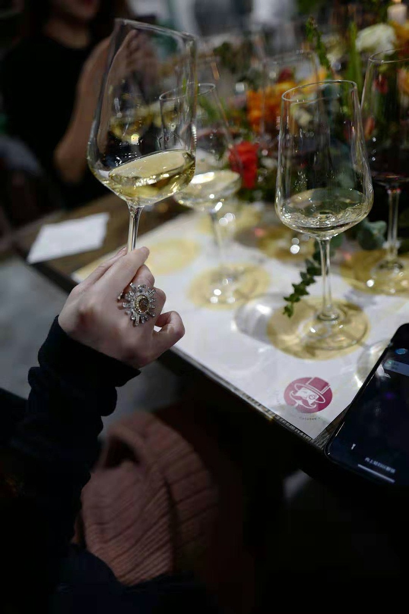 實(shí)木衣架定制