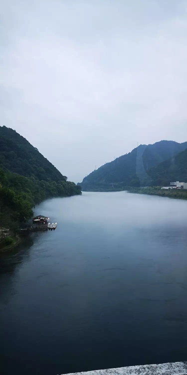 實(shí)木衣架定制