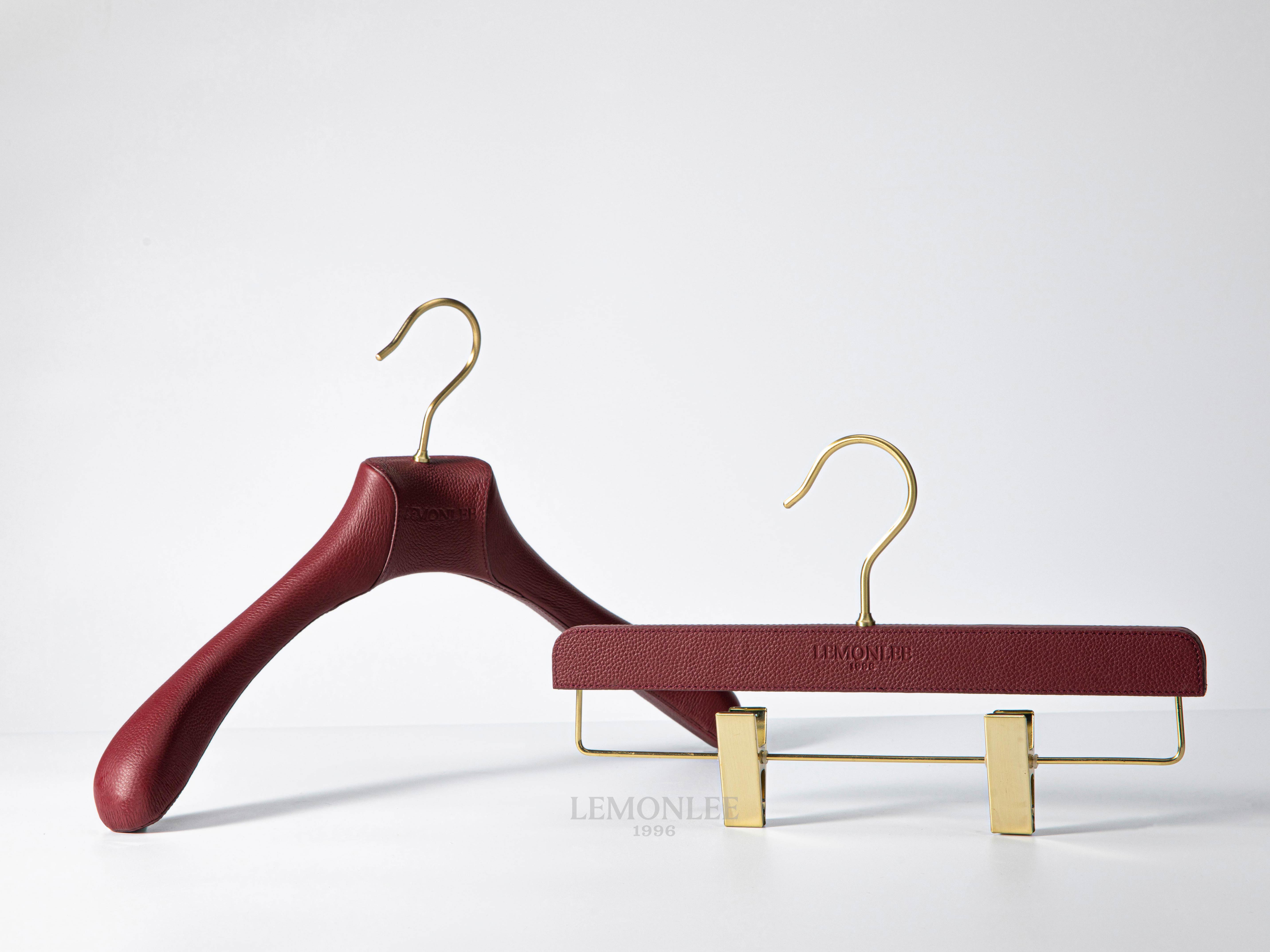 2026新款意大利牛皮實(shí)木衣架